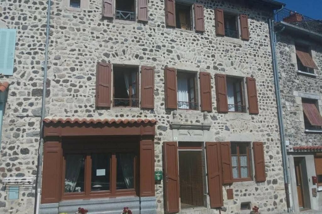 Gite De La Chapelle, Au Coeur De La Cite Medievale Allègre Dış mekan fotoğraf