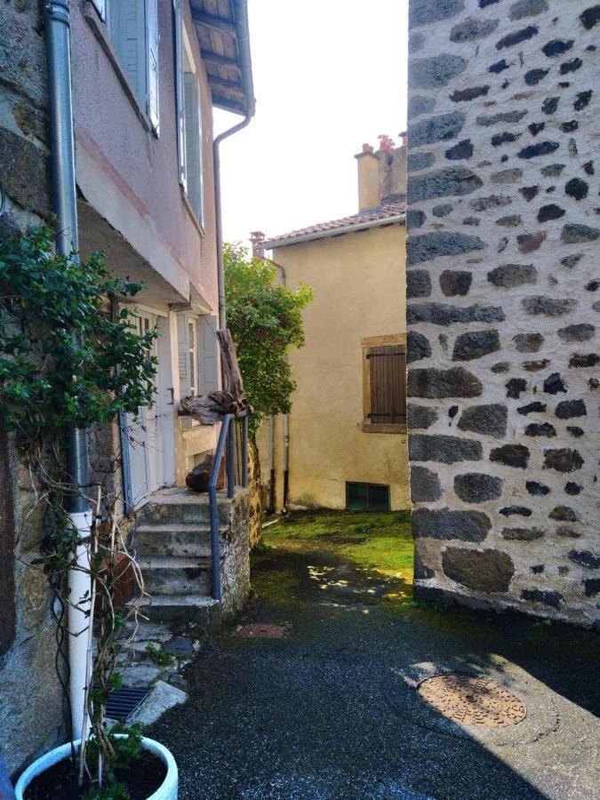 Gite De La Chapelle, Au Coeur De La Cite Medievale Allègre Dış mekan fotoğraf